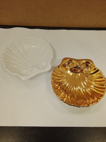 Porta-oggetti a forma di conchiglia (ceramica)