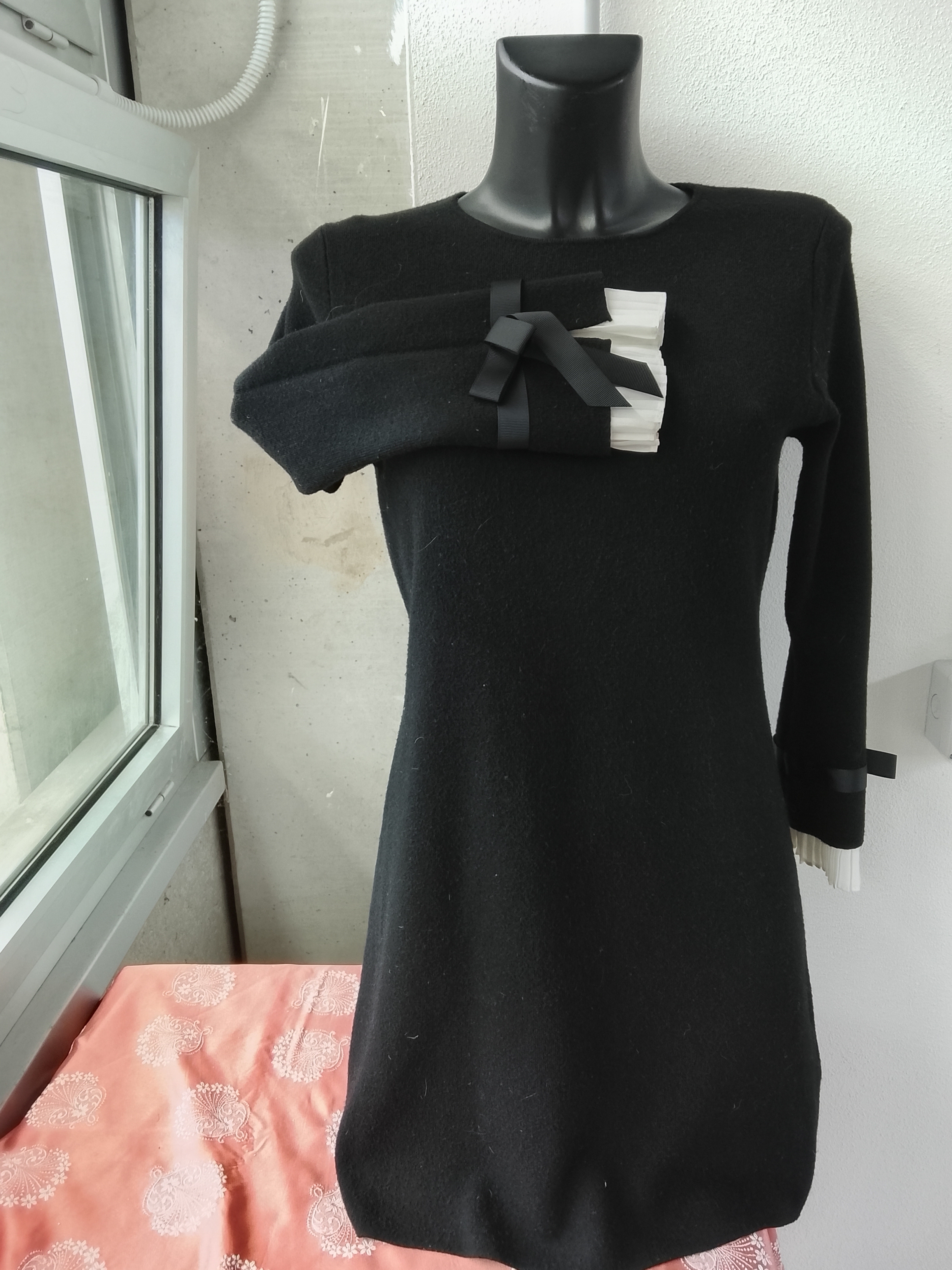 Abitino nero pizzo "Motivi"