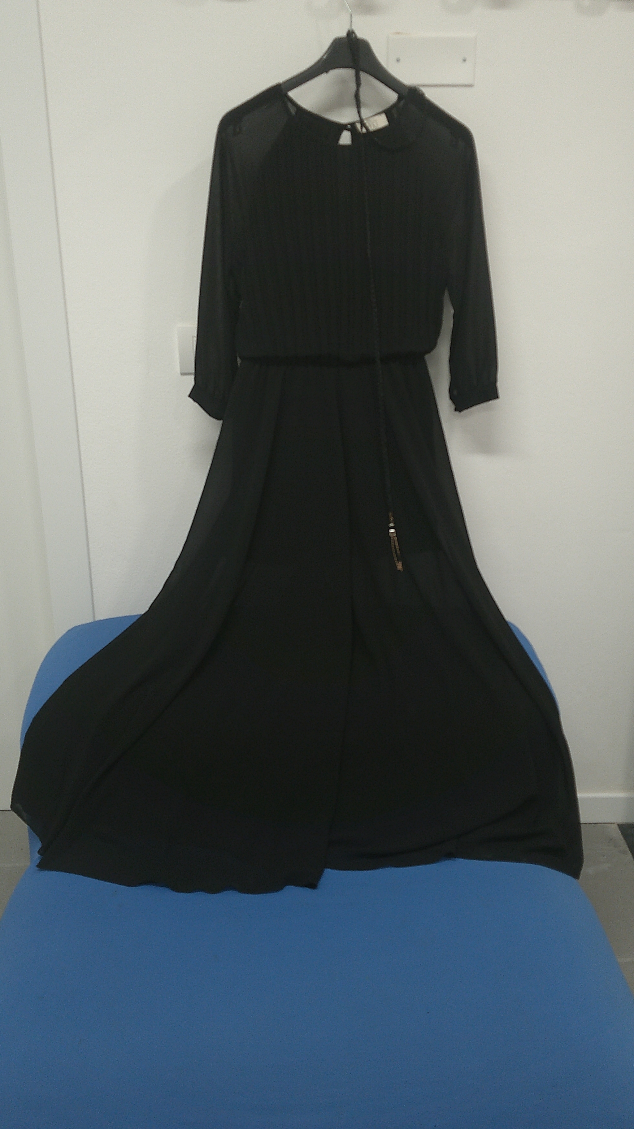Vestito nero con piega plissé 360°