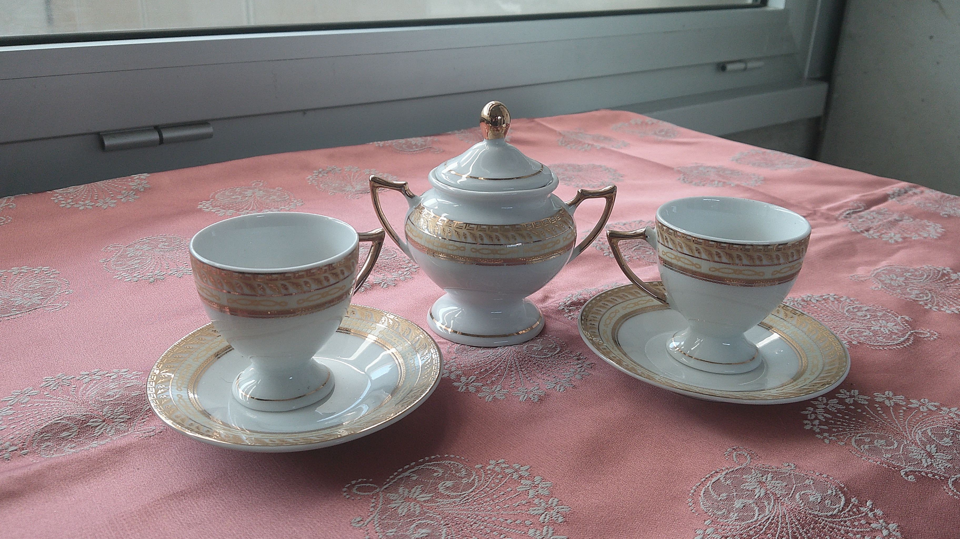 Piccolo servito decorato in oro