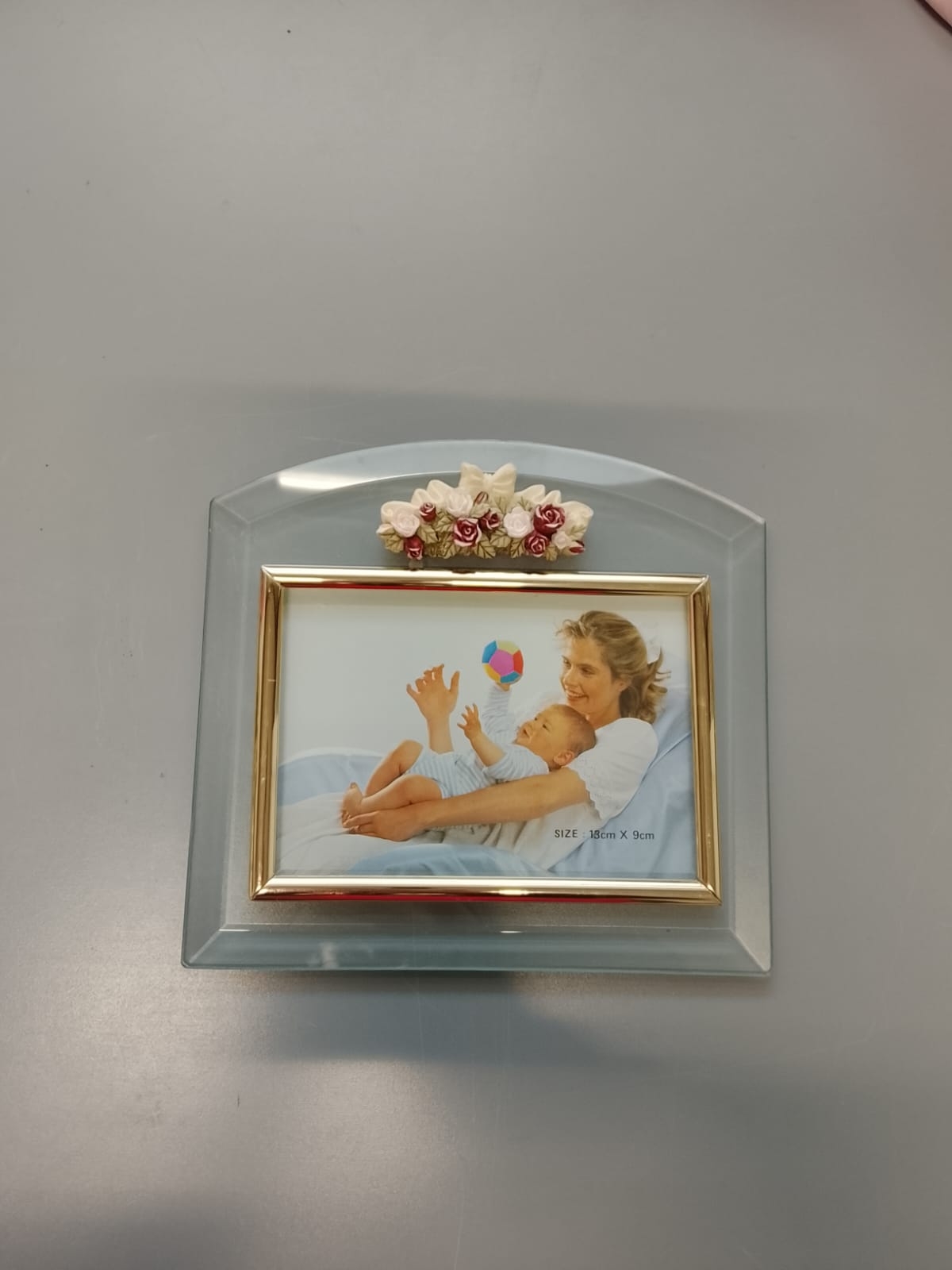 Cornice in plexiglass